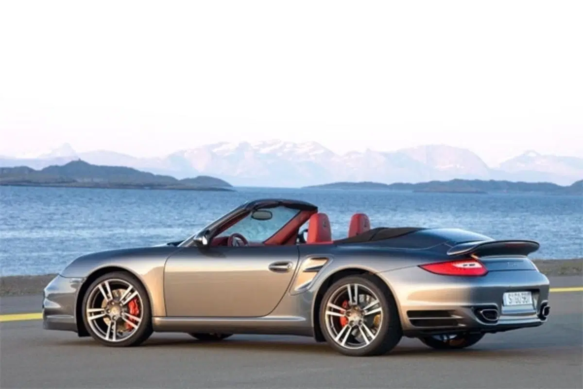 Porsche 911 Turbo restyling 2010 (6)