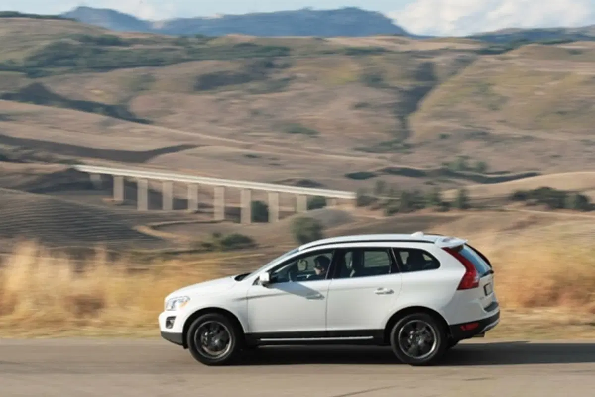 Volvo XC60 (2)