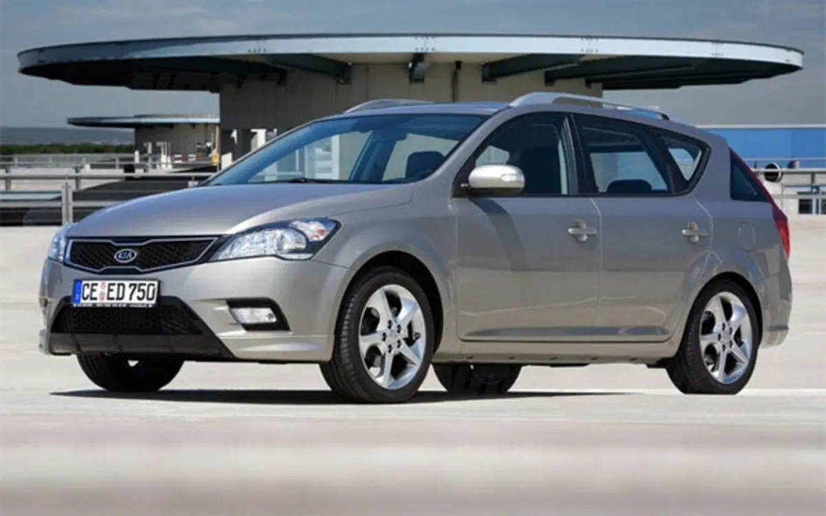 Kia Cee'd restyling 2010 (3)