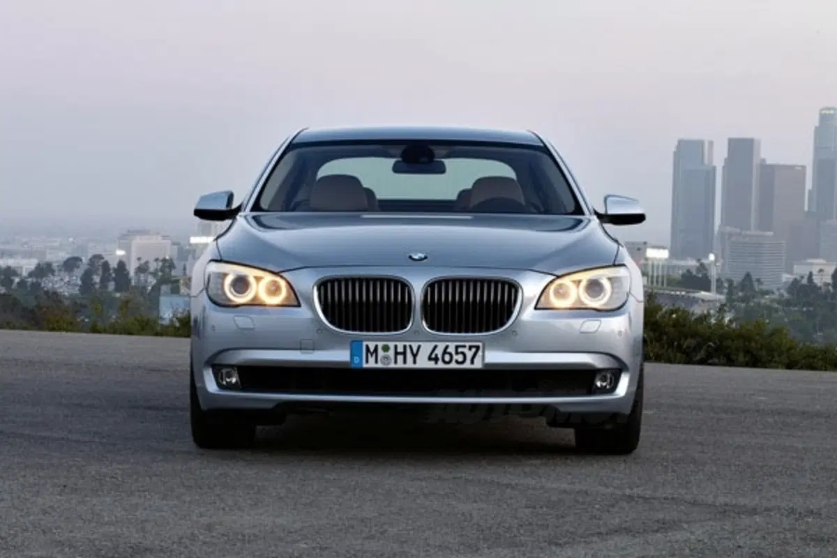 BMW ActiveHybrid 7 (7)