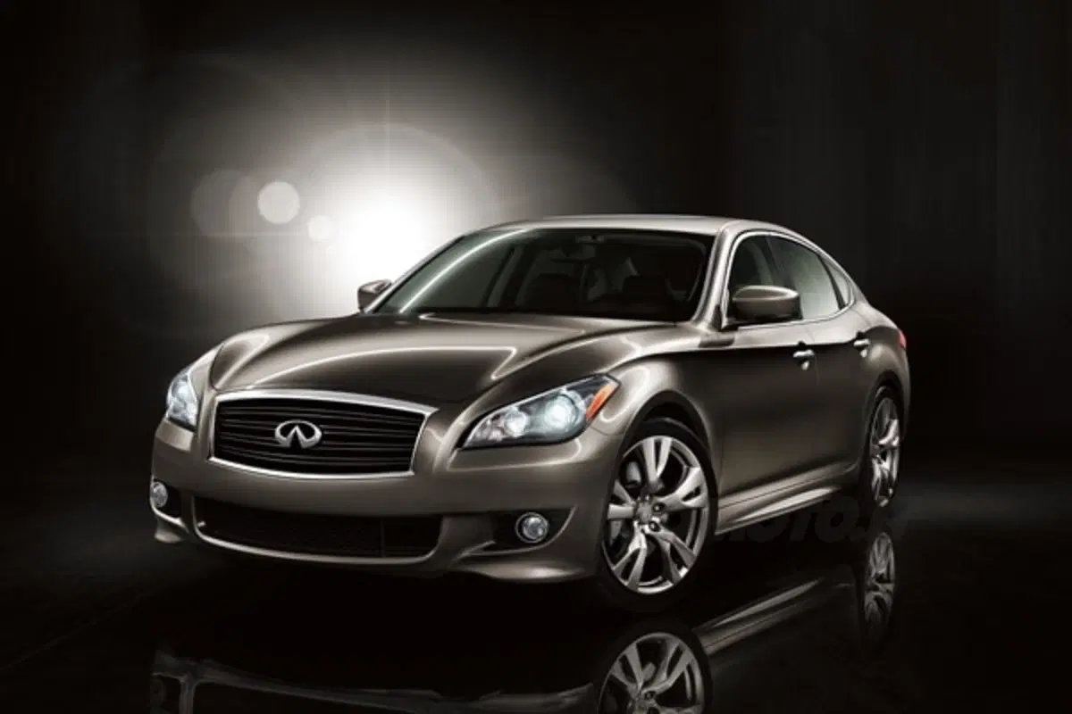 Infiniti M (2)