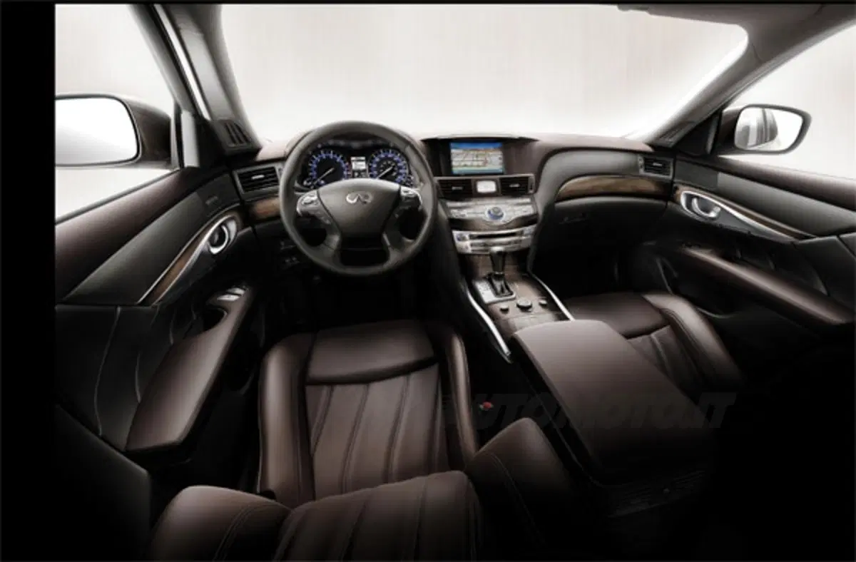 Infiniti M (4)