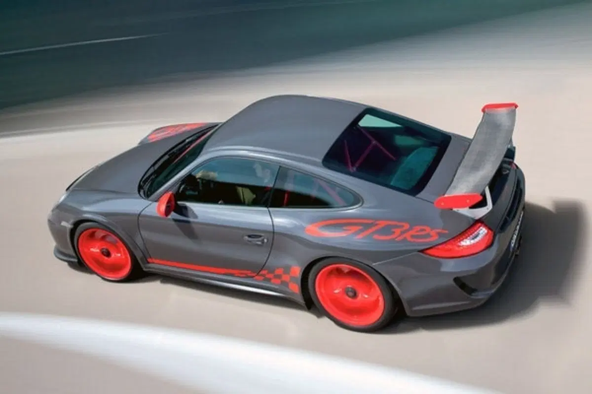 Porsche GT3 RS restyling 2010 (4)