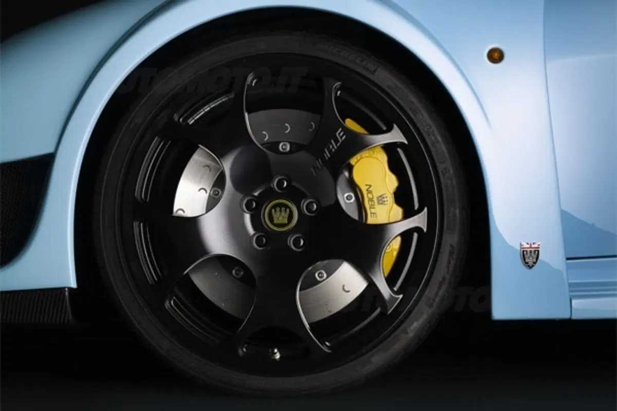 Noble M600 (7)