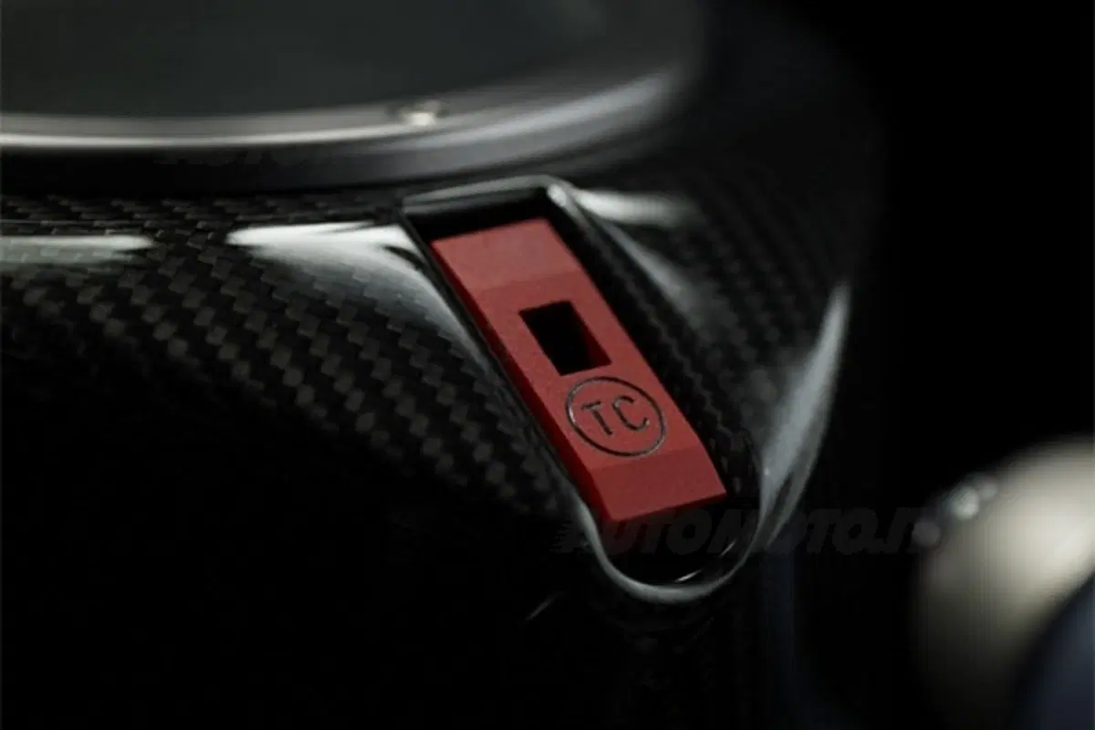Noble M600 (11)