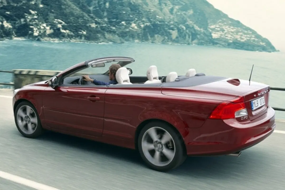 Volvo C70 restyling (9)