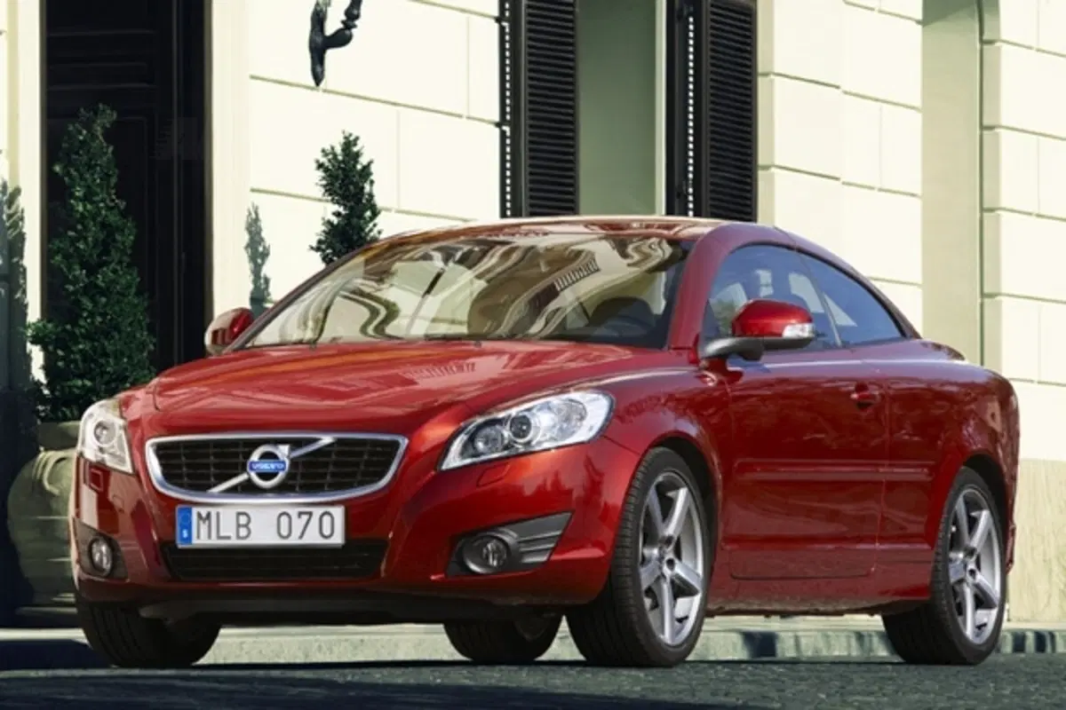 Volvo C70 restyling (11)