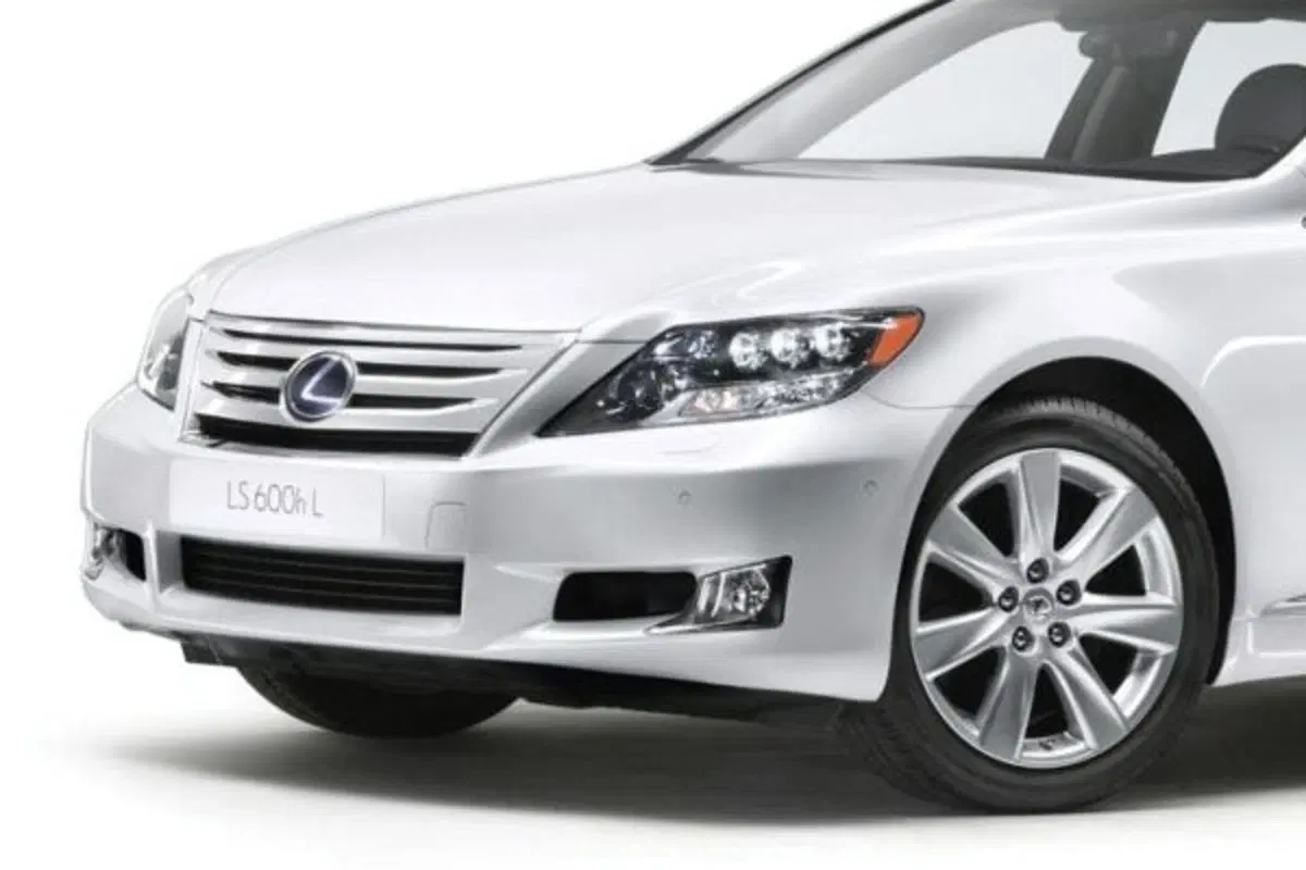 Tris di restyling Lexus a Francoforte (3)