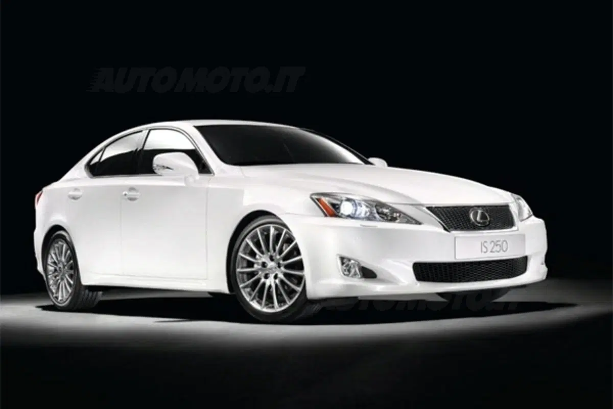 Tris di restyling Lexus a Francoforte (4)