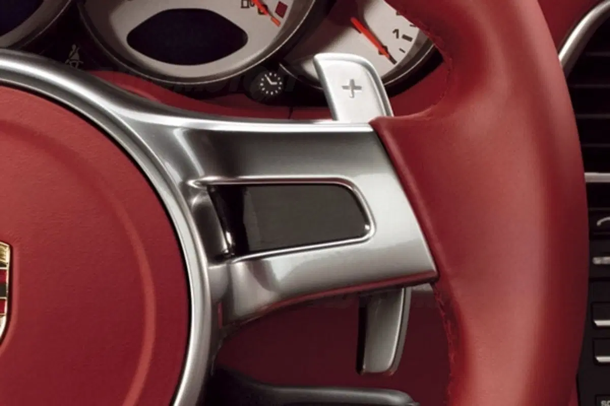 Porsche PDK: ecco i paddles! (2)