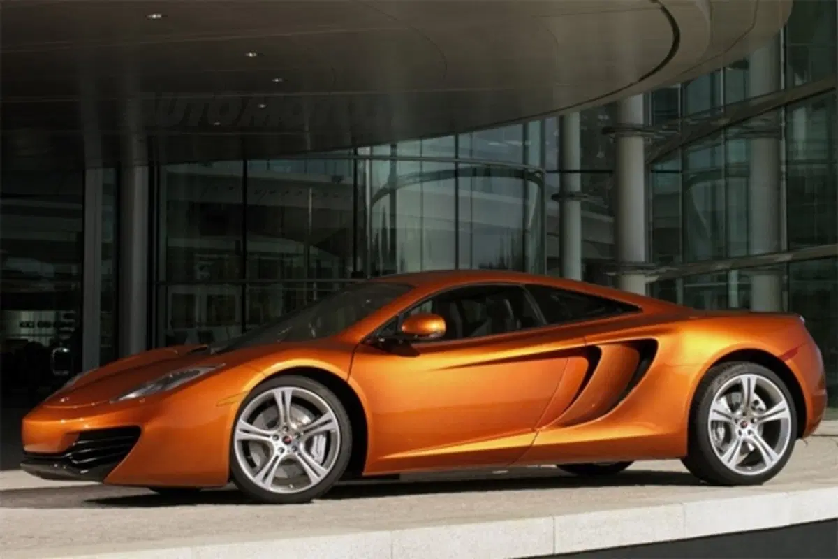 McLaren Mp4-12C (2)