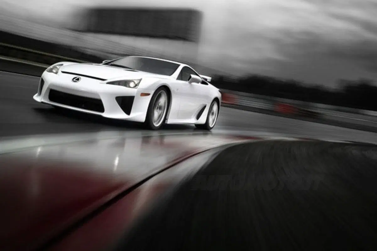 Lexus LFA (2)