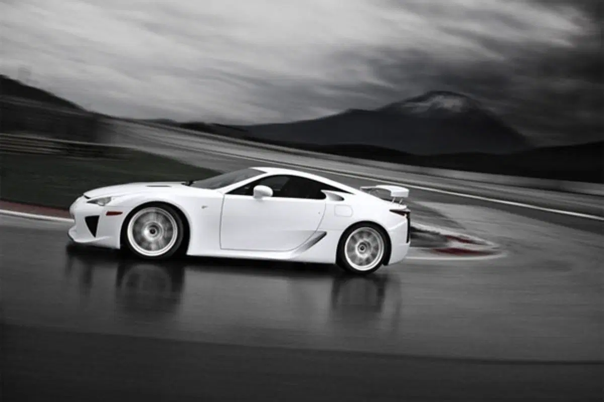 Lexus LFA (11)