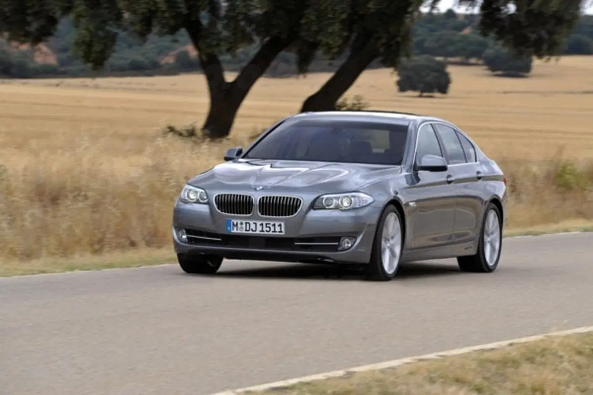 BMW Serie 5 2010 (4)