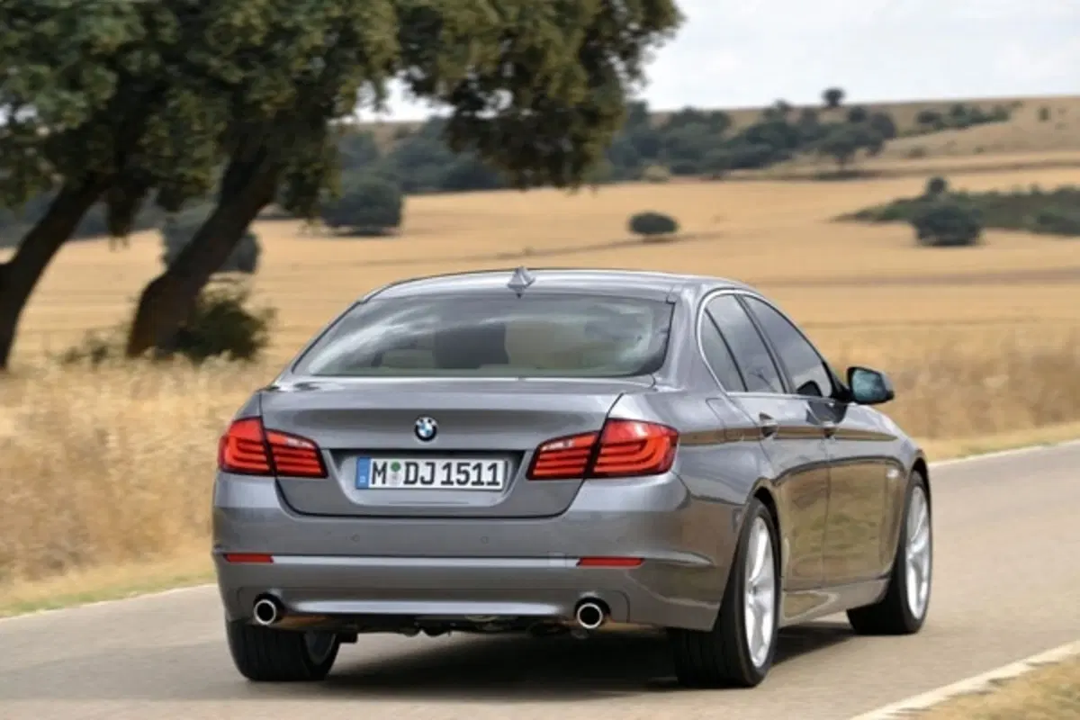 BMW Serie 5 2010 (7)