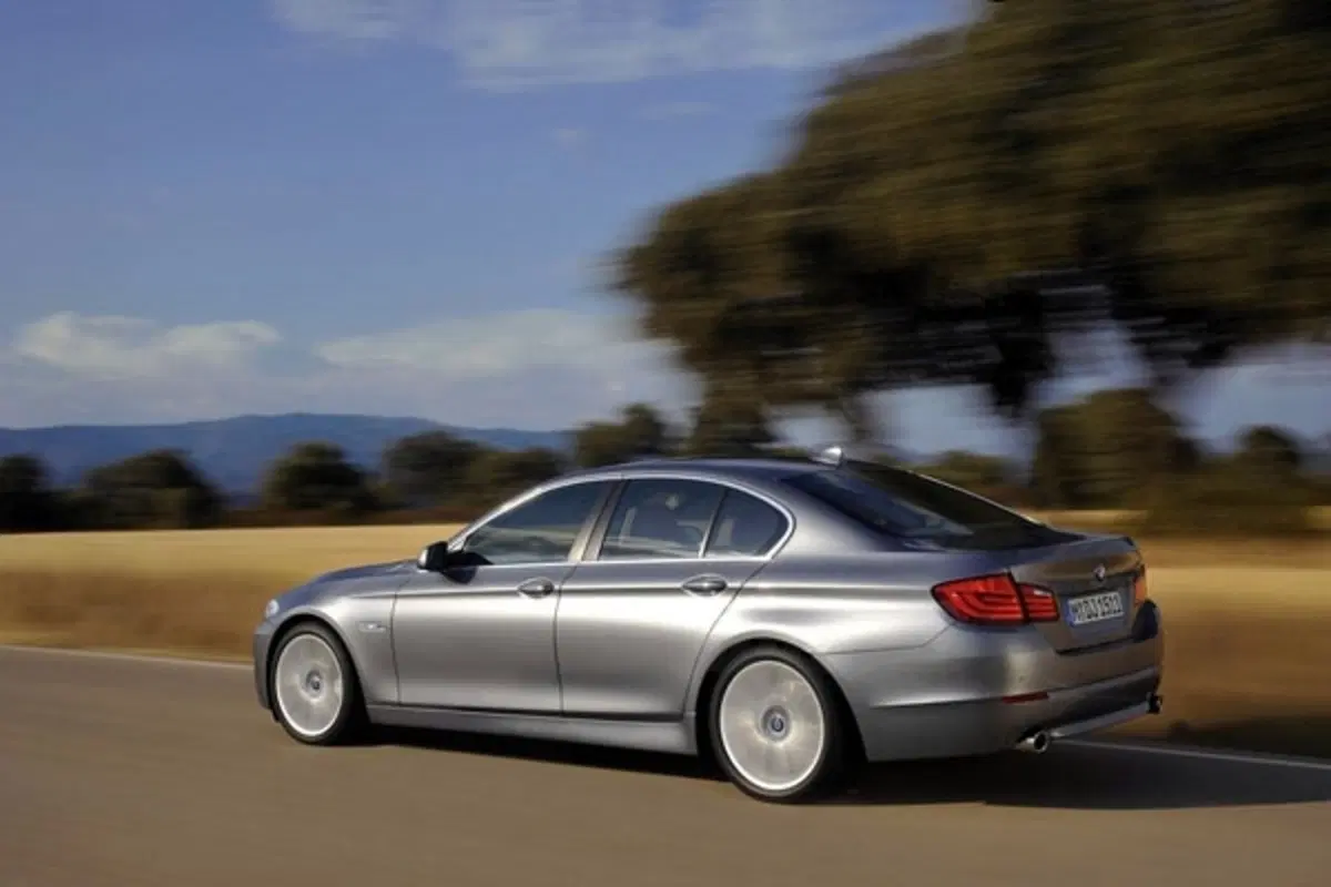 BMW Serie 5 2010 (10)