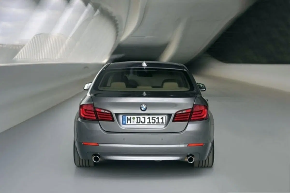 BMW Serie 5 2010 (11)