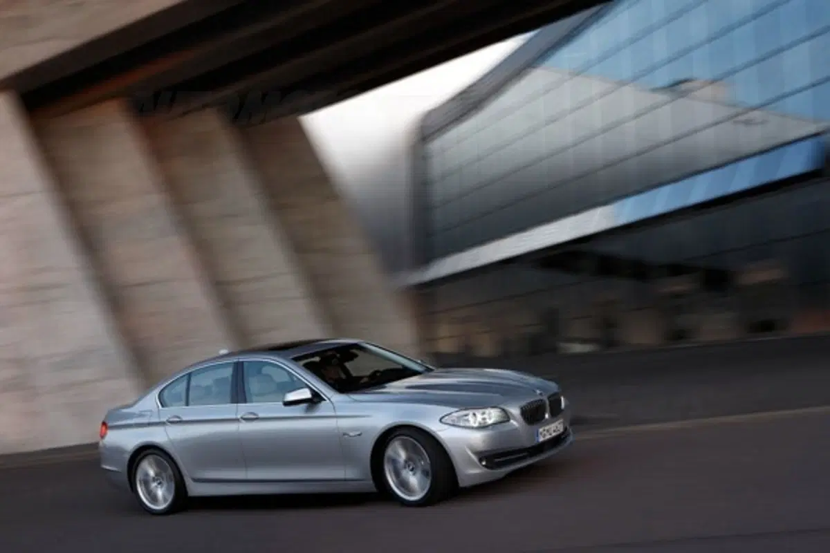 BMW Serie 5 2010 (12)