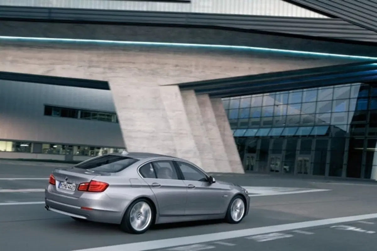 BMW Serie 5 2010 (14)