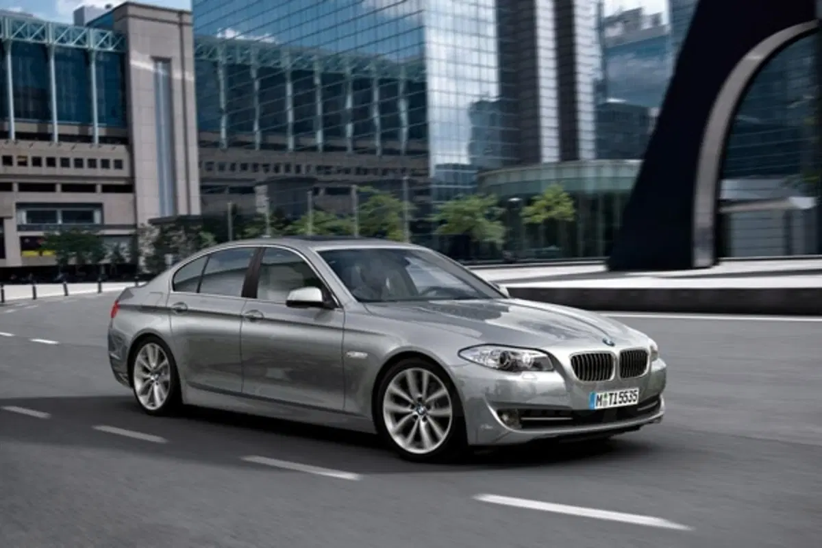 BMW Serie 5 2010 (17)
