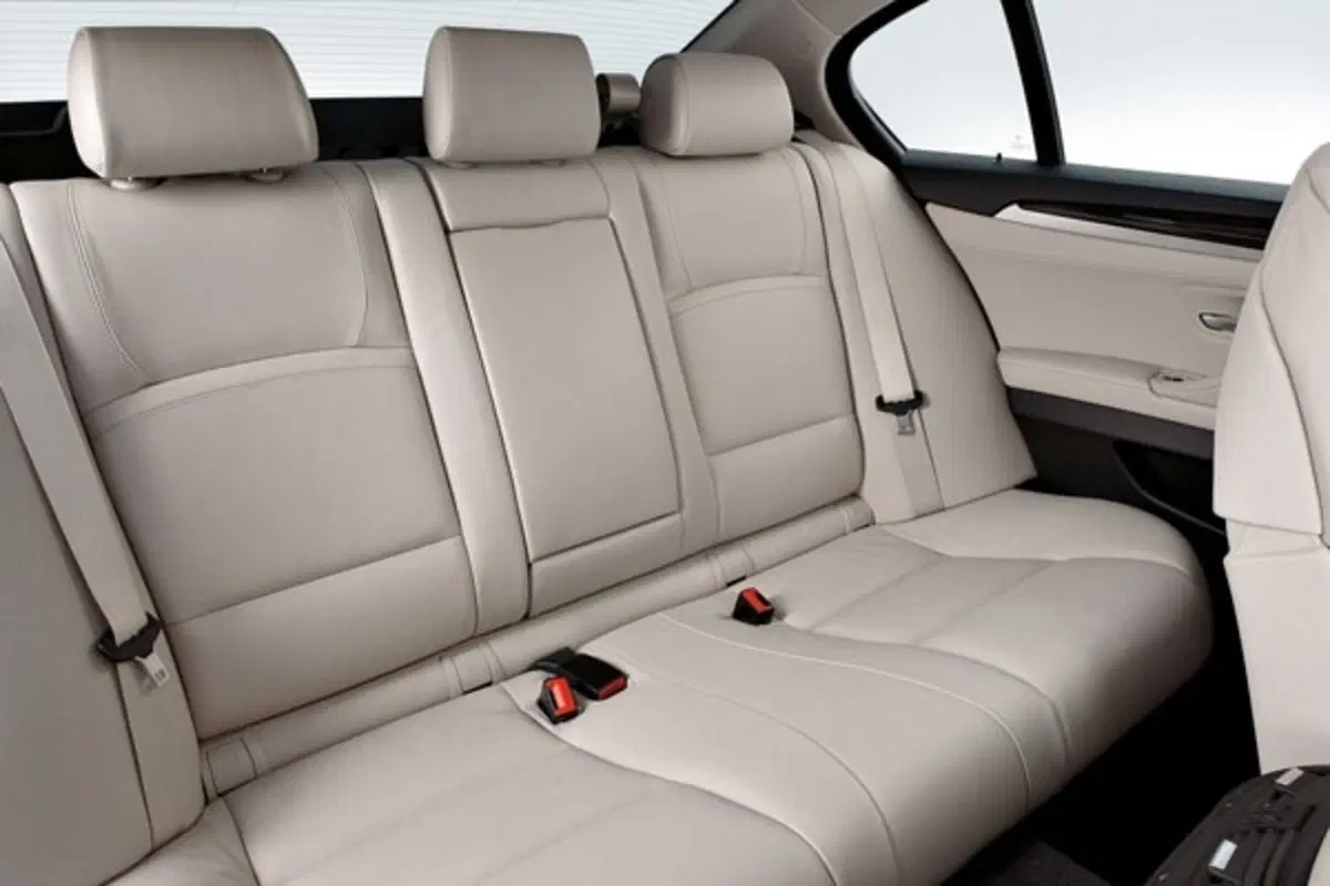 BMW Serie 5 2010 (32)