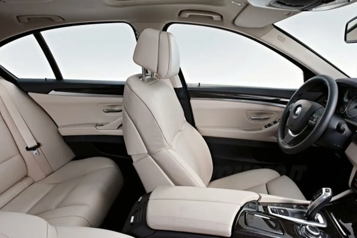 BMW Serie 5 2010 (34)