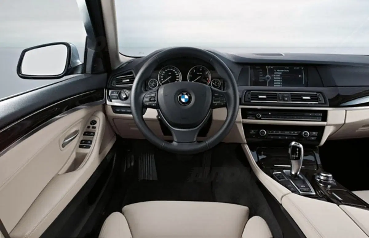 BMW Serie 5 2010 (36)