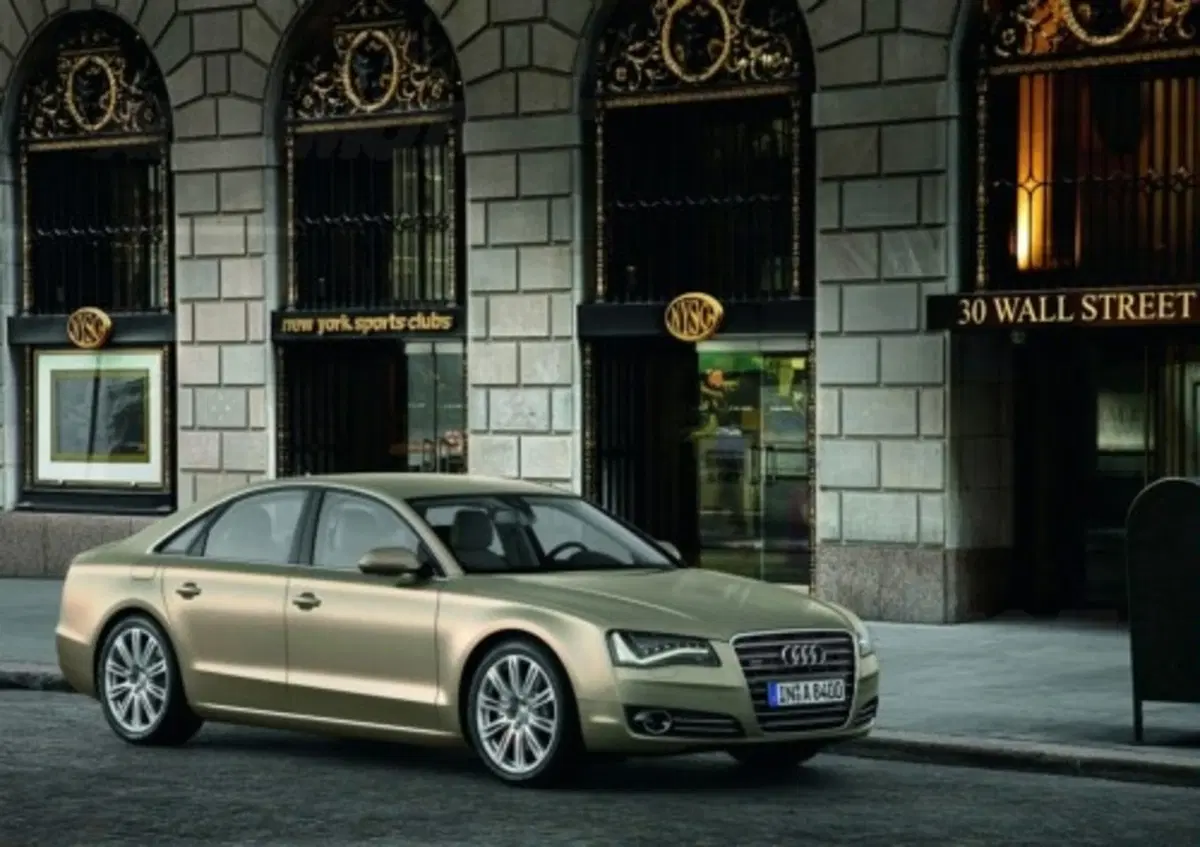 Audi A8 2010 (2)