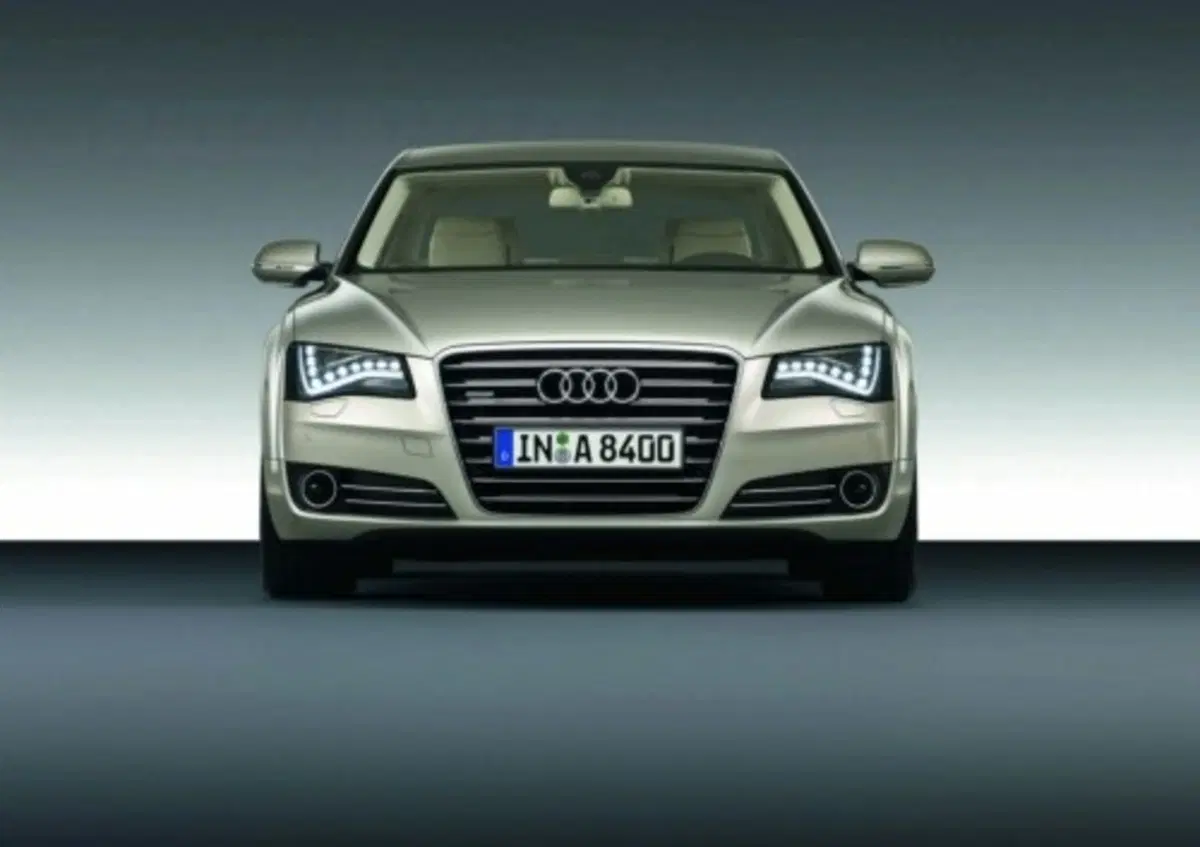 Audi A8 2010 (10)