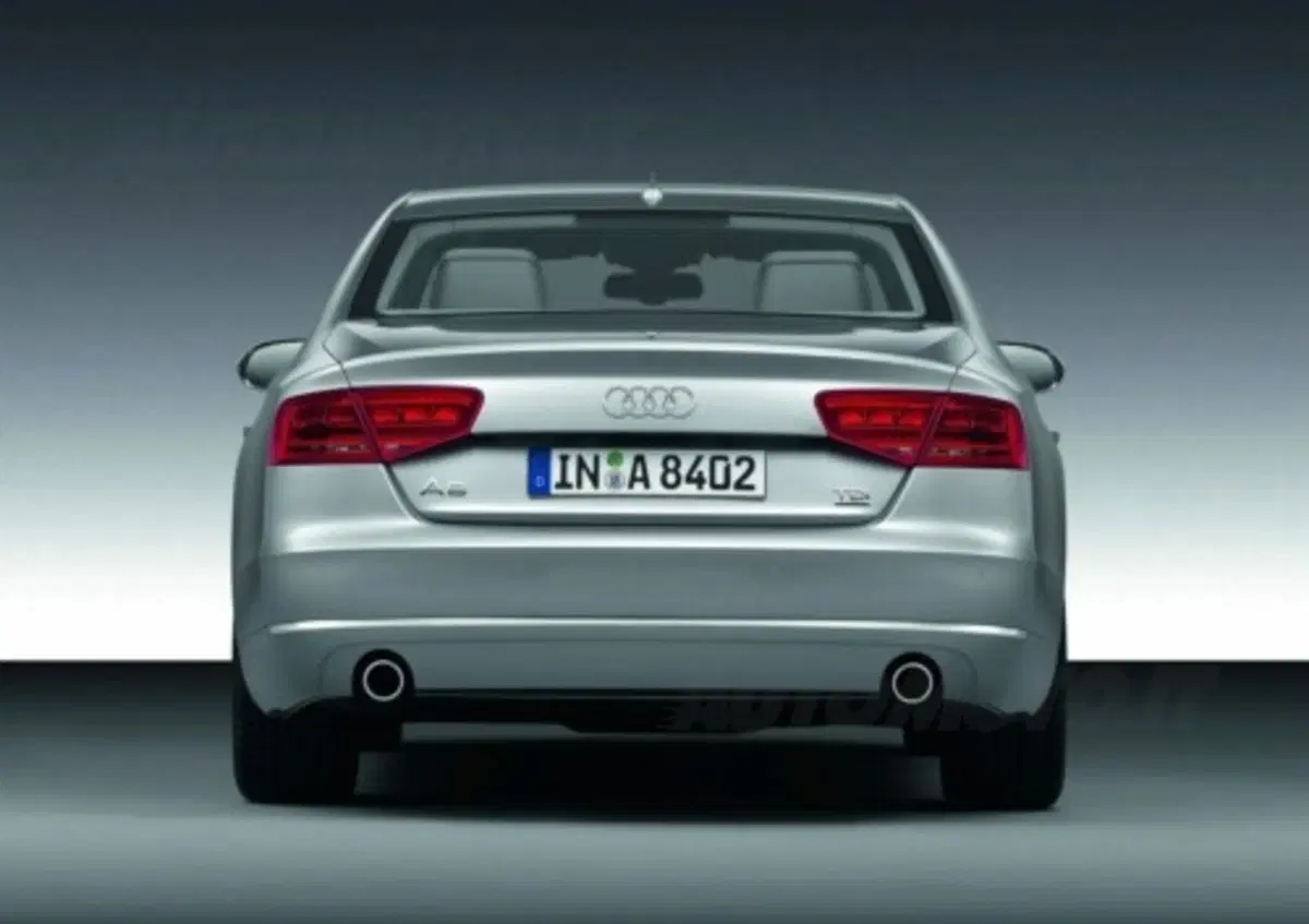 Audi A8 2010 (11)