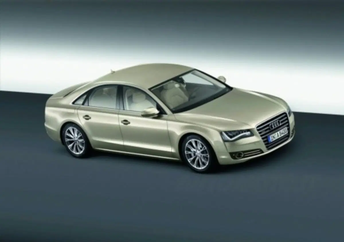 Audi A8 2010 (13)
