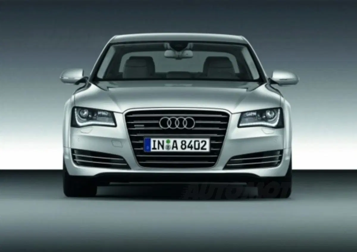 Audi A8 2010 (14)
