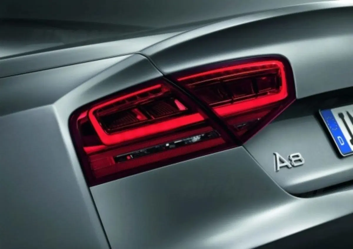 Audi A8 2010 (21)