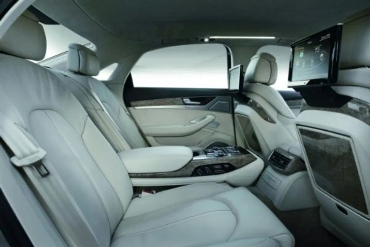 Audi A8 2010 (54)