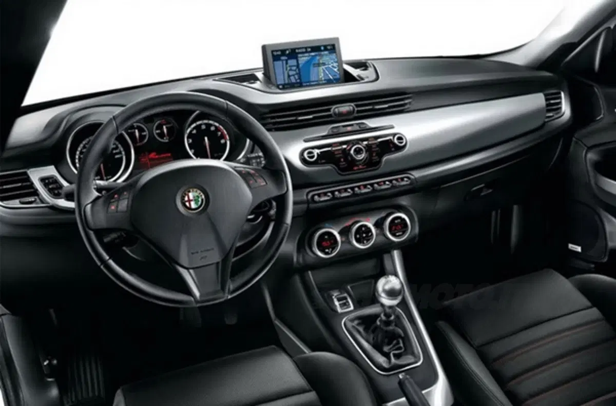 Alfa Romeo Giulietta (14)