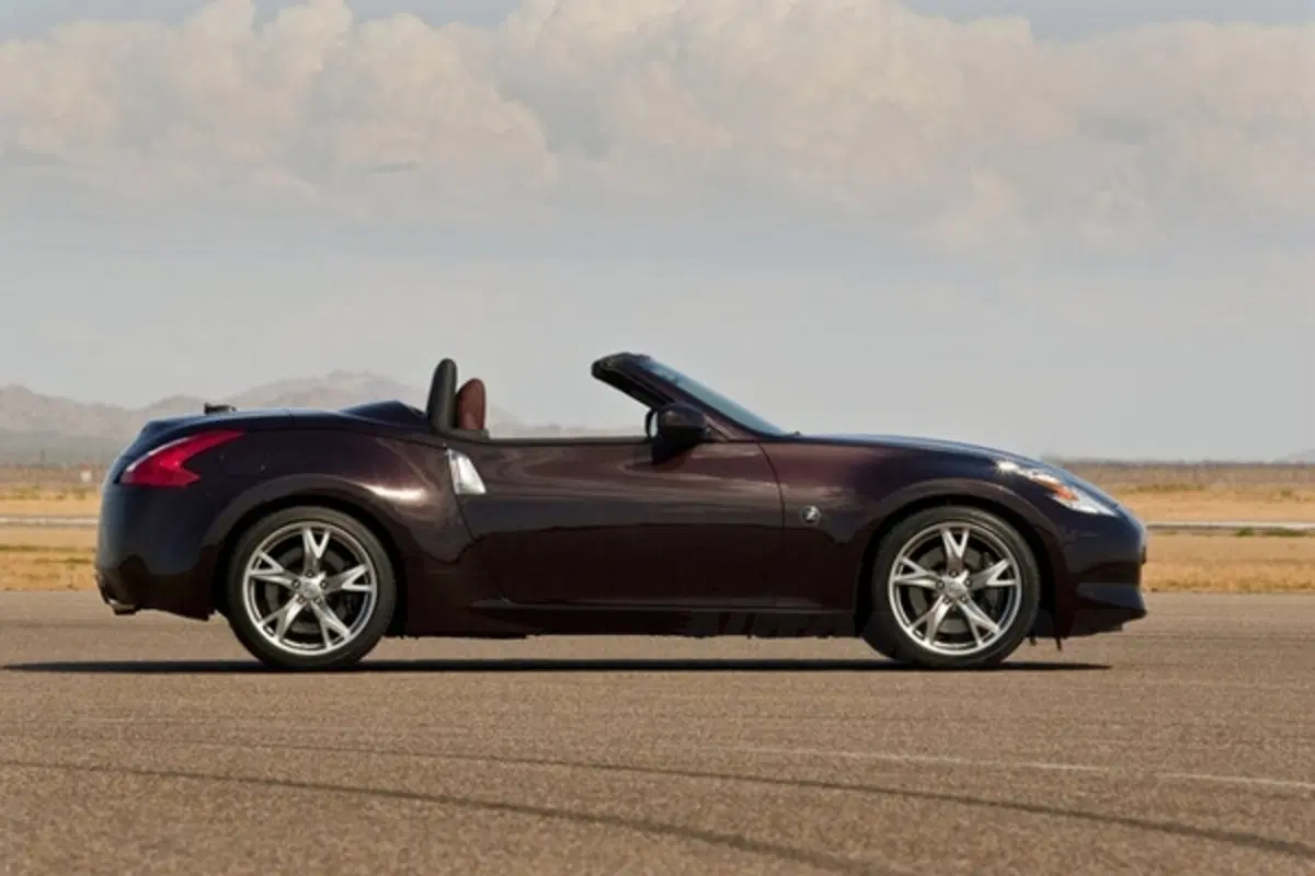Nissan 370Z Roadster (2)