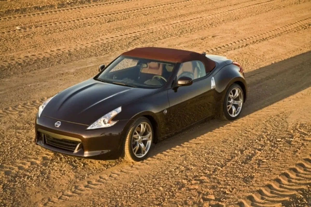 Nissan 370Z Roadster (7)