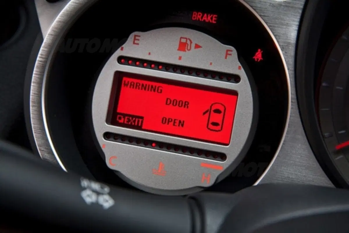 Nissan 370Z Roadster (17)