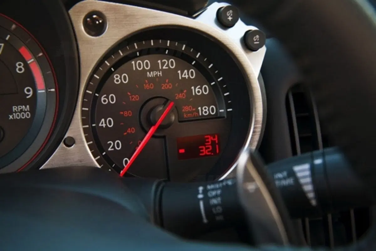 Nissan 370Z Roadster (18)