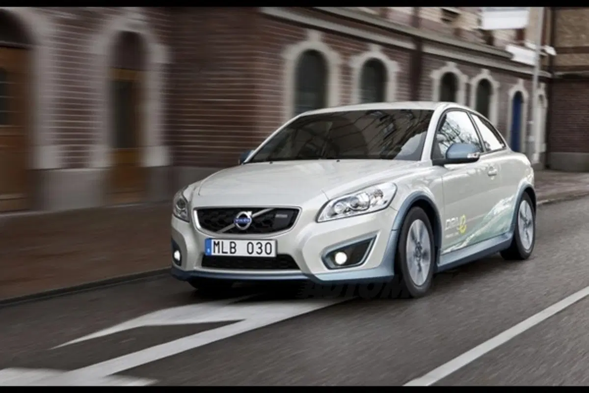 Volvo C30S (6)