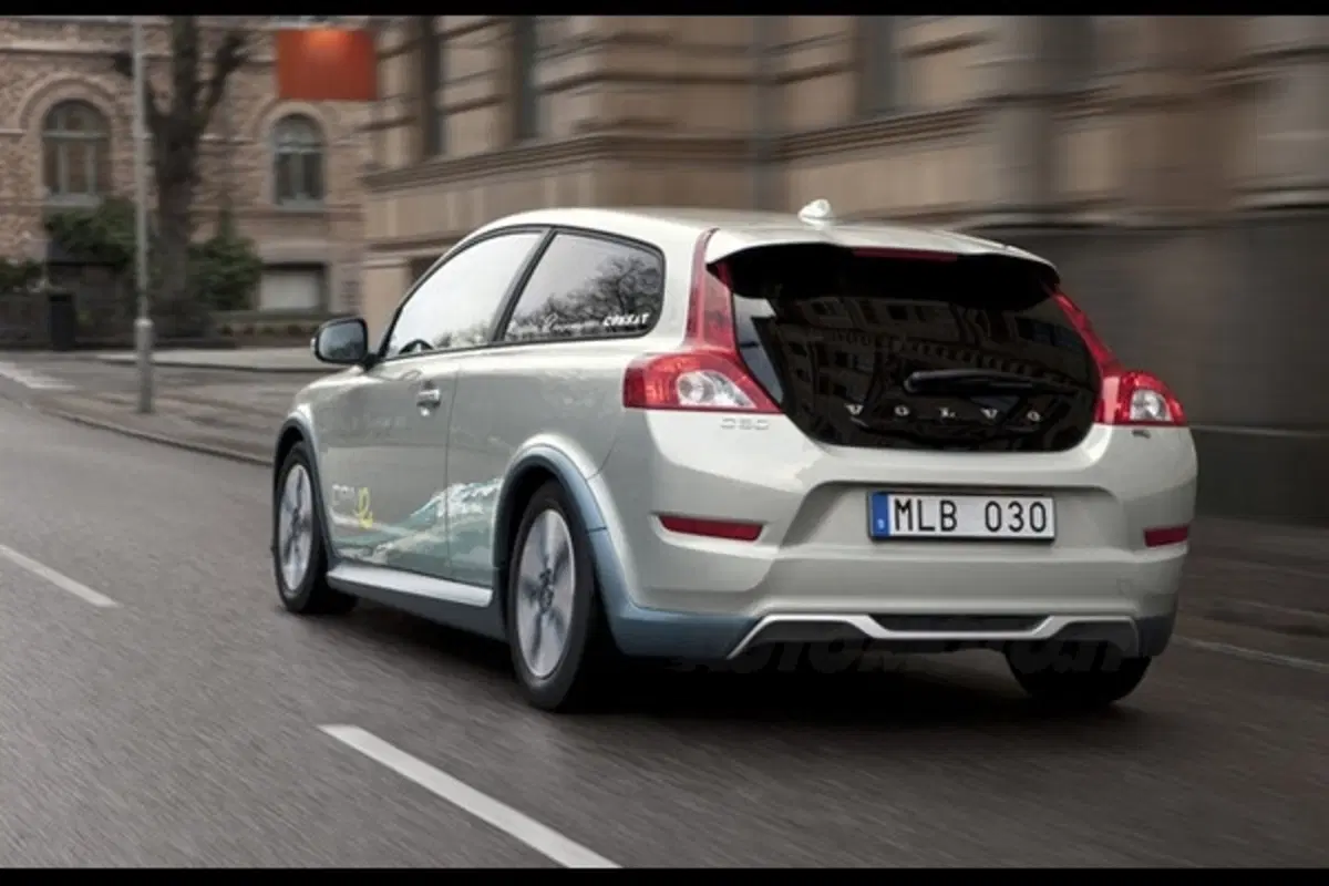 Volvo C30S (7)