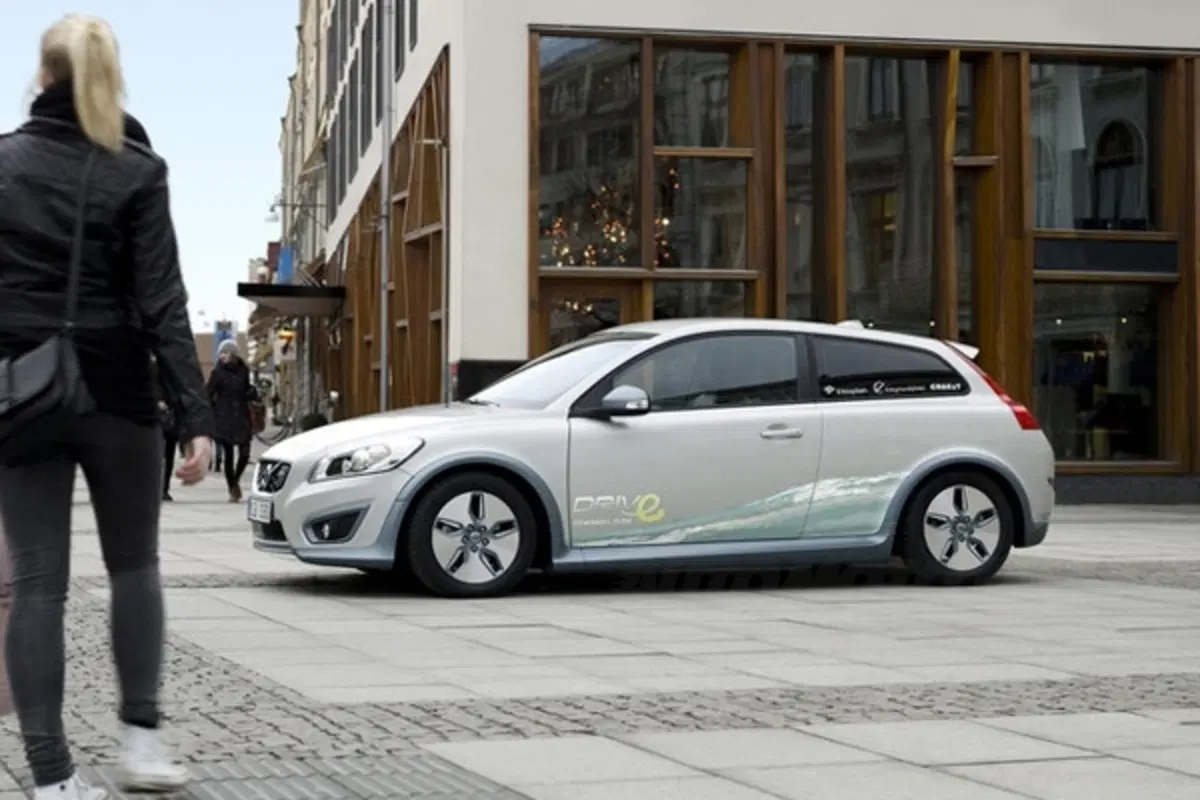 Volvo C30S (9)