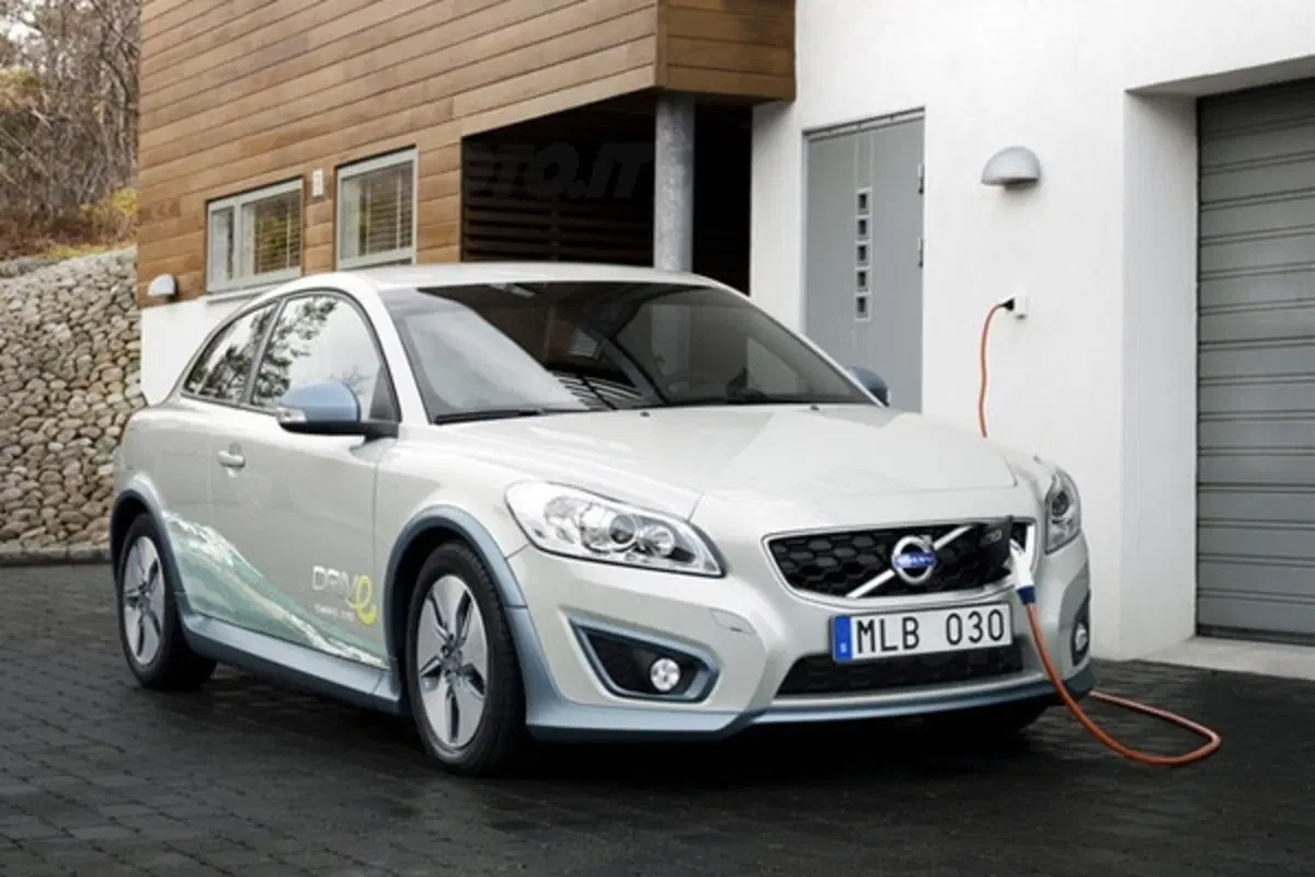 Volvo C30S (10)