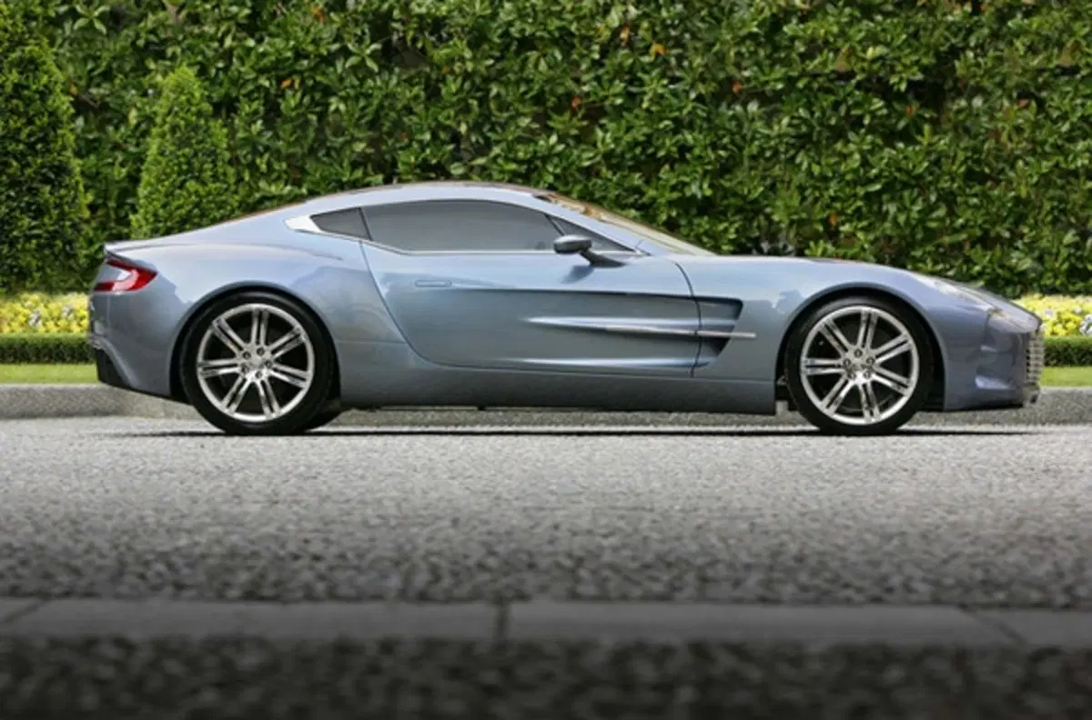 354,86 km/h per la Aston Martin One-77 (9)