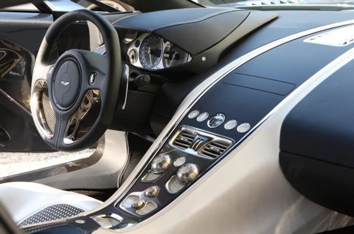 354,86 km/h per la Aston Martin One-77 (11)