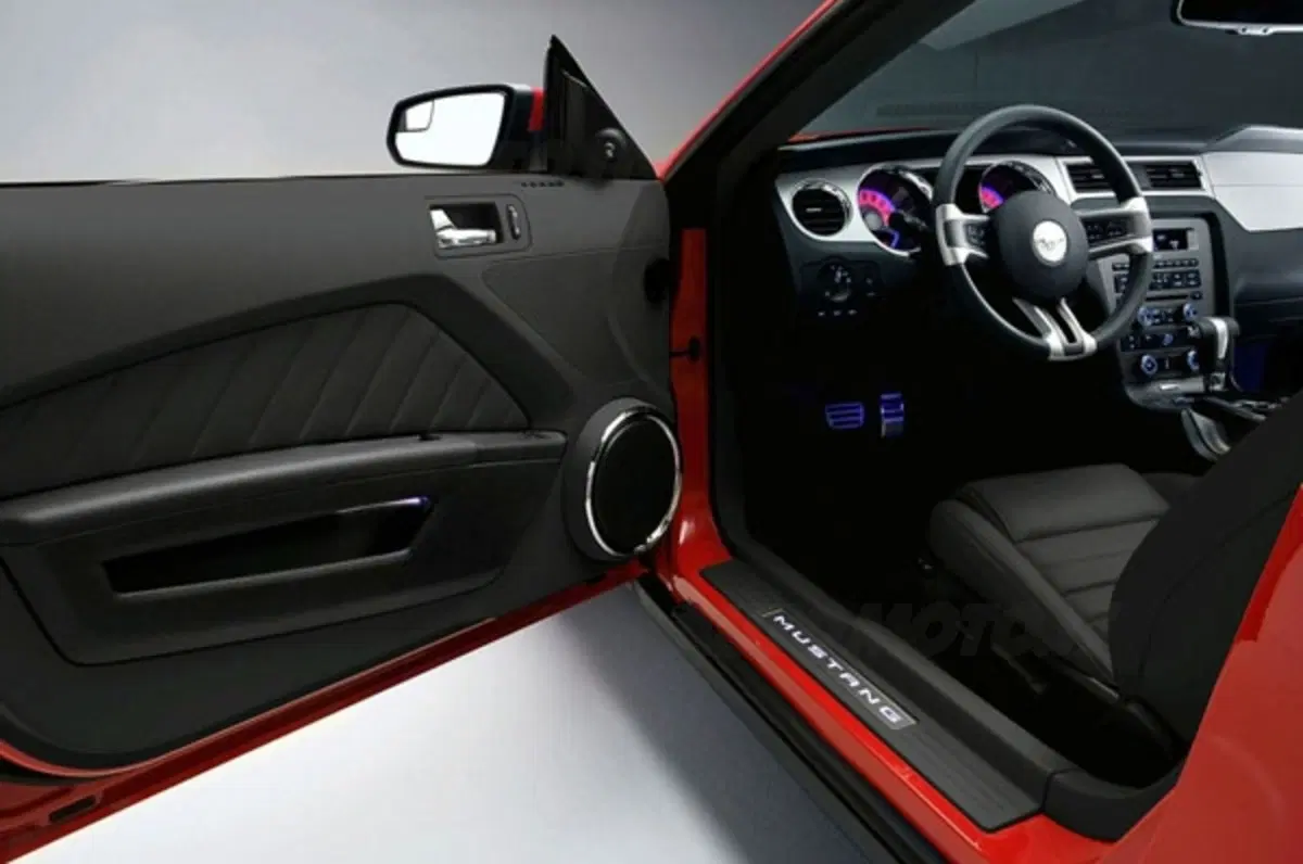Ford Mustang GT 5.0 (13)