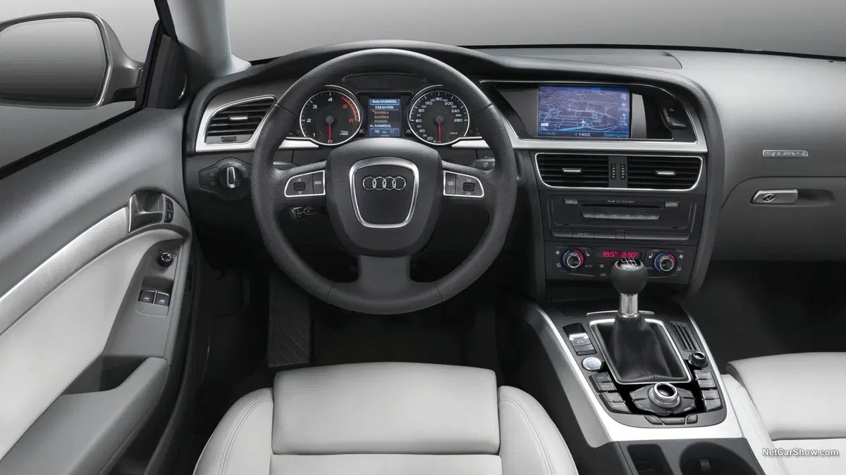 Audi A5 Coupé 3.0 V6 TDI F.AP. quattro (4)