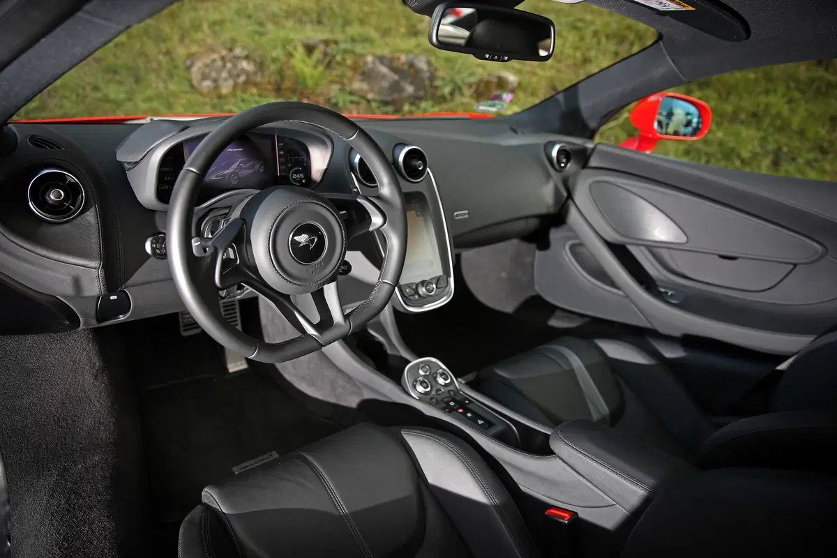 McLaren 540C [Video Prime Impressioni] (15)
