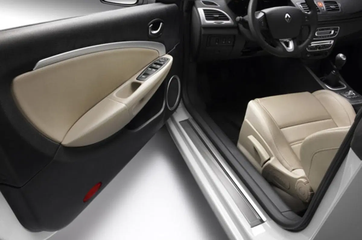Renault Megane CC 2010 (8)