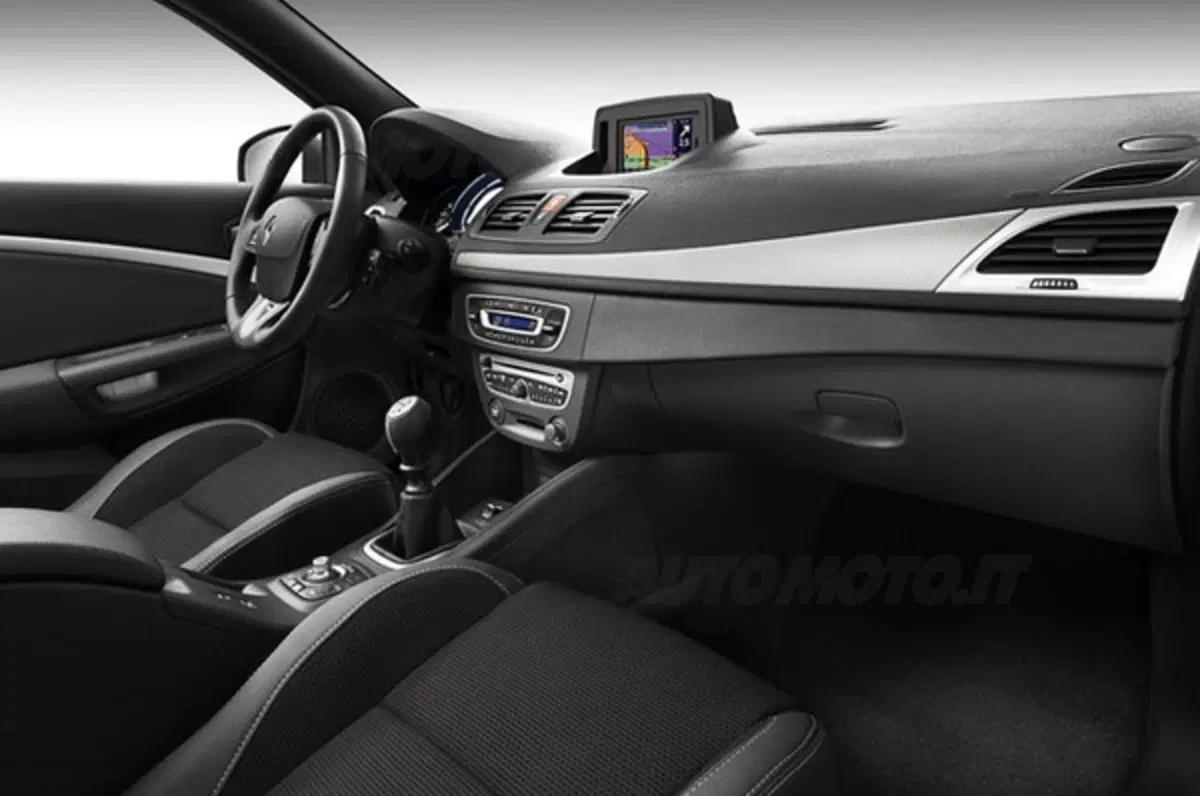 Renault Megane CC 2010 (9)